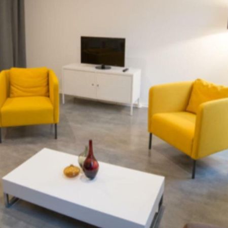 בורז'ה Bel Appartement Au Coeur Du Centre Historique מראה חיצוני תמונה